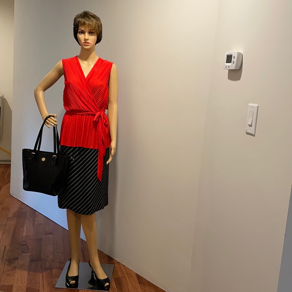 H.M red sleeveless shirt ONLY